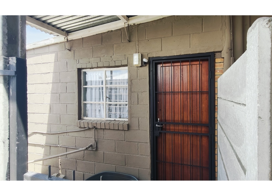 5 Bedroom Property for Sale in Moorreesburg Western Cape